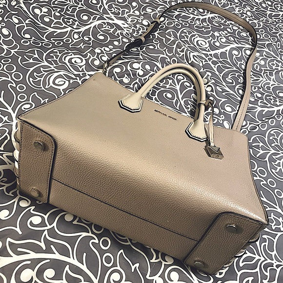 SOLD ‼️ Michael Kors tote bag 👜🤎 - Picture 5 of 5